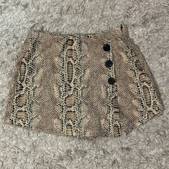 HAUTE Monde Reptile Print Skort Mini Skirt - Picture 8 of 8